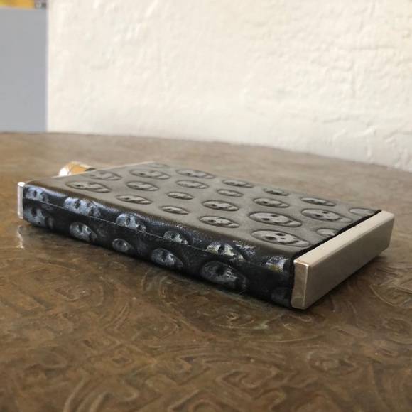 Reduced! Skull Flask - Picture 3 of 5